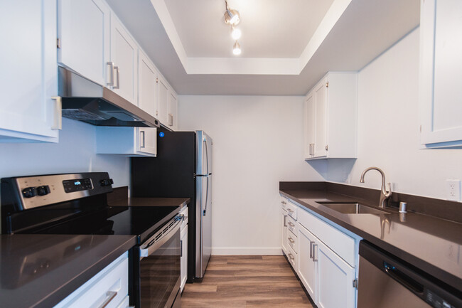 Building Photo - ReNew Fair Oaks Rental