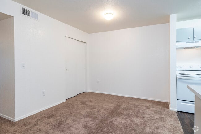 2BR, 1BA - 900SF - Dining Room