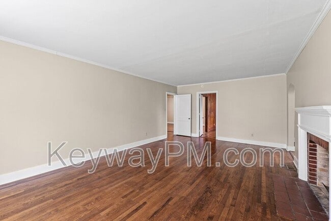 Photo - 2334 Redwood Dr