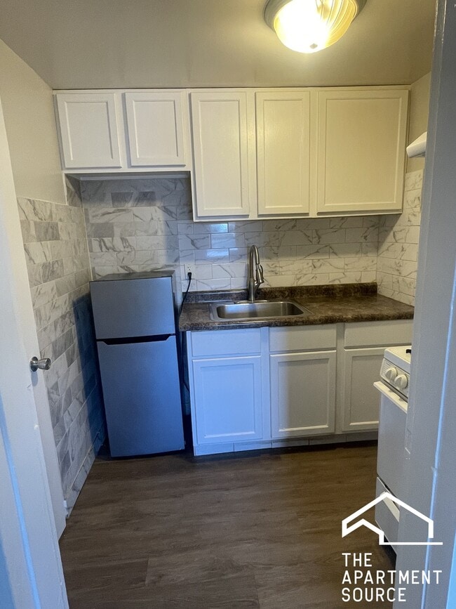 Photo - 5221 W Belmont Ave Unit 2R
