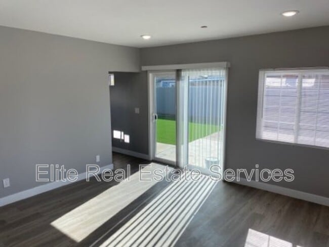 Photo - 6375 Osler St
