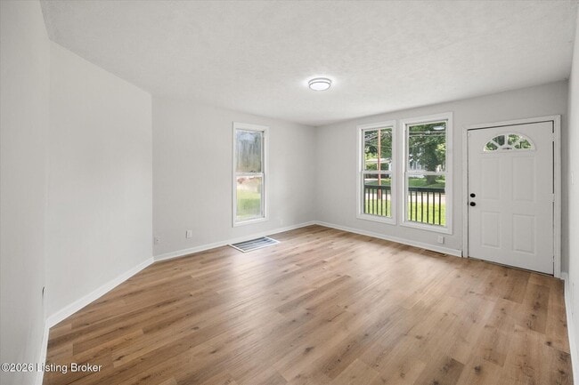 Photo - 204 W Tenny Ave