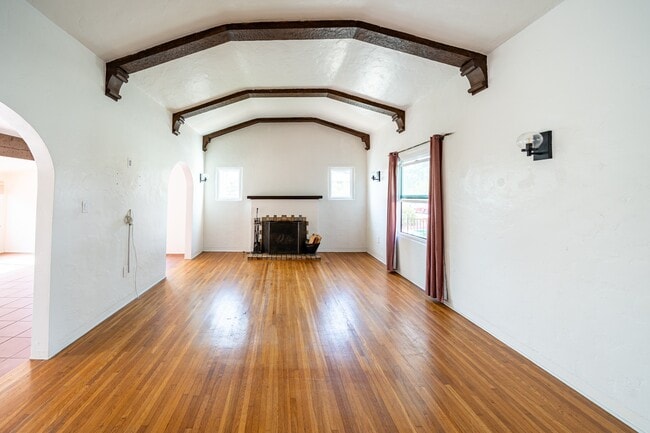 Building Photo - 3605 Dove Ct