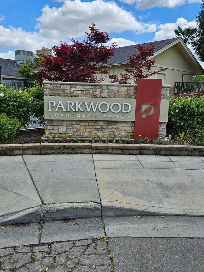 Photo - Parkwood Apartments