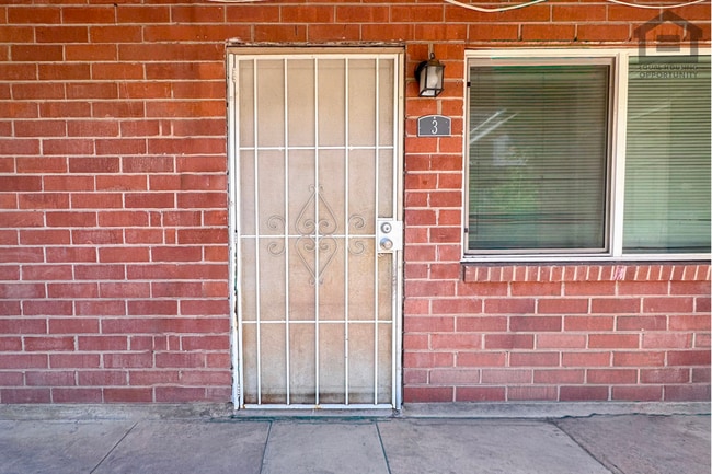 Photo - 1640 E Brill St Unidad 1640#3