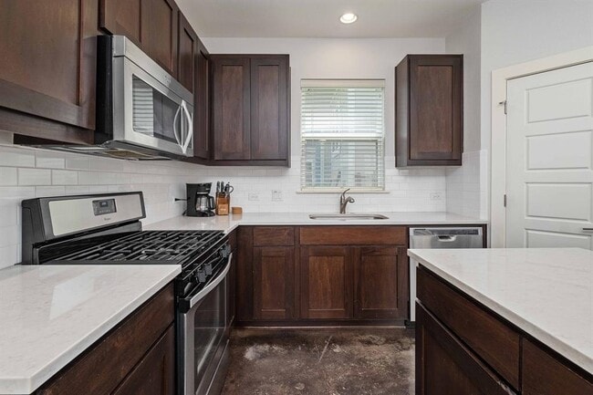 Photo - 2813 Stock Dr