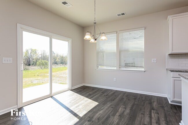 Photo - 903 Birchcrest Wy