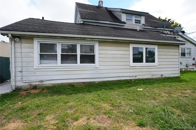 Building Photo - 488 Nassau Rd Unit 4 Rental