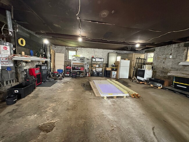 945 E Park Ave