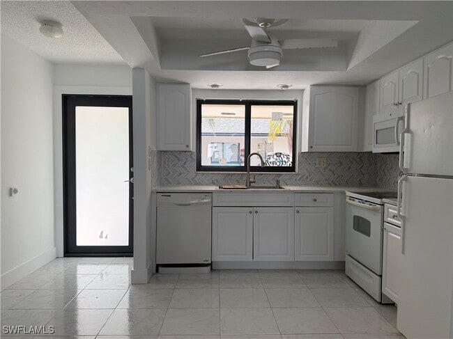 Building Photo - 3318 Del Prado Blvd S