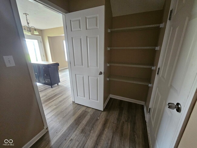 4085 Lassen Ln