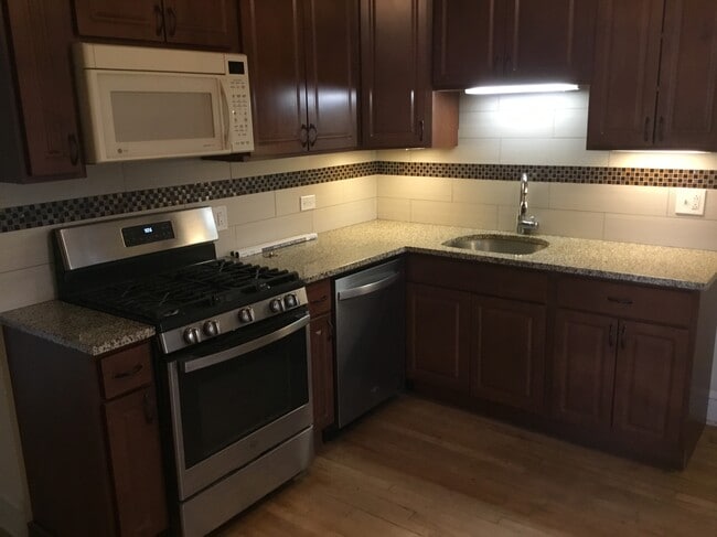 Building Photo - 1042 N Oakley Blvd Unit #2