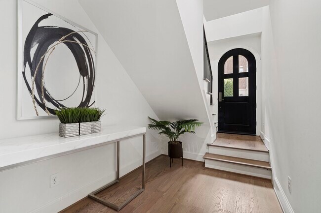 Photo - 2174 Briarglen Dr