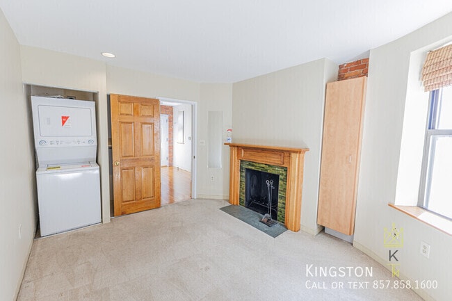 Photo - 96 Gainsborough St Unidad 206A