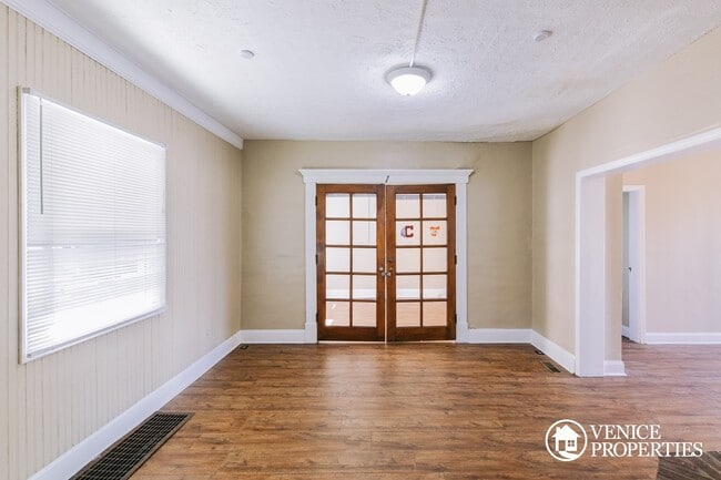 Photo - 2153 Indiana Ave