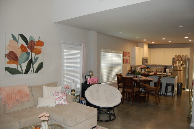Photo - 3102 Green St