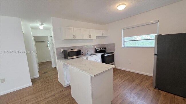 Photo - 641 NW 2nd St Unidad 6