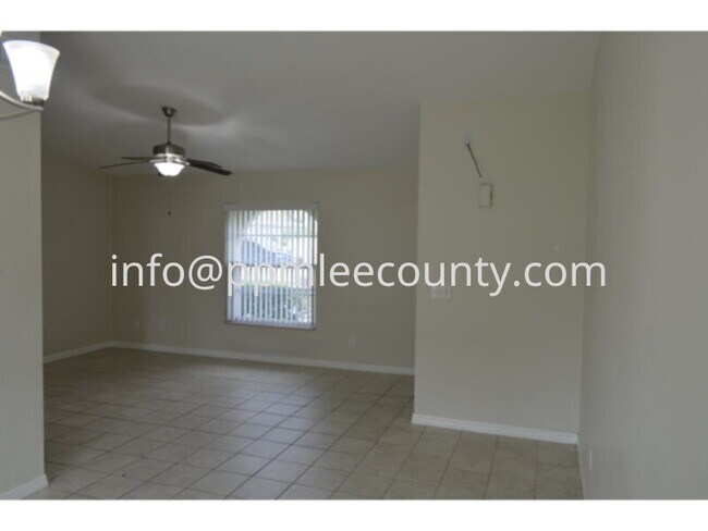 Photo - Great 1 bedroom condo in SW Cape-Covered P...