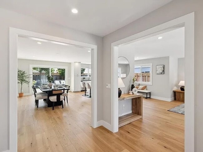Photo - 935 Circle Dr