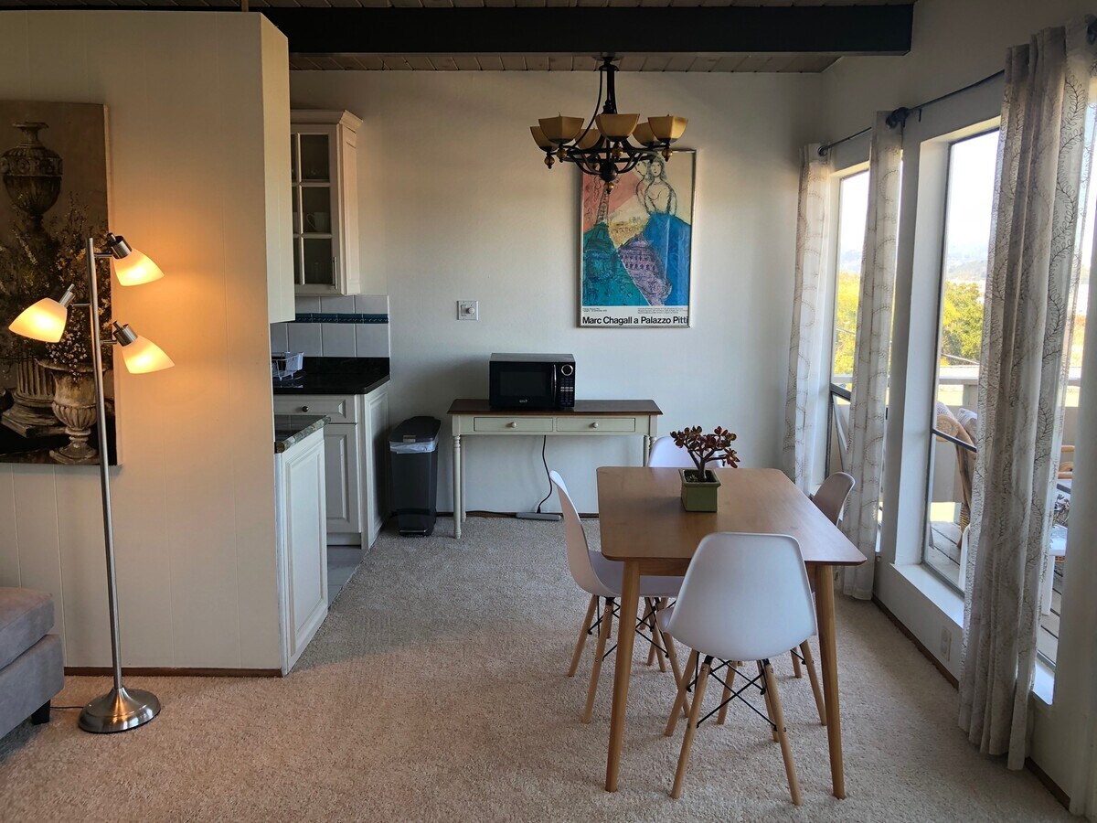 dining room - 150 Filbert Ave Apartamentos