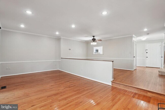 Photo - 10228 Roberts Common Ln