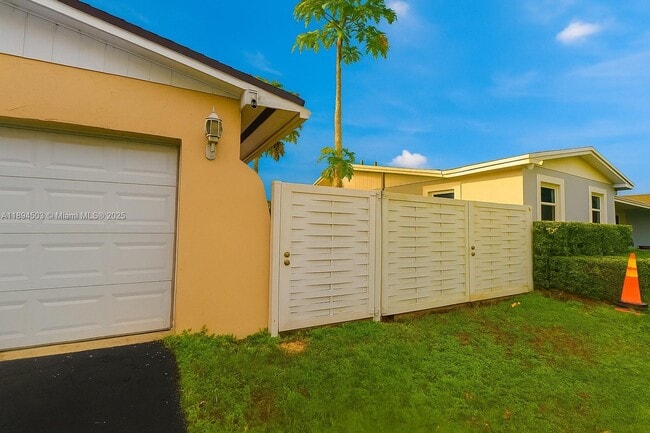 Photo - 14420 SW 74th St Unit 1