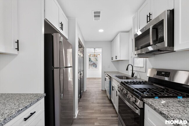 Photo - 1262 Kenilworth Dr SW