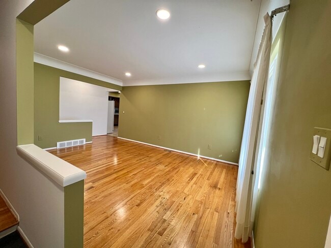 Photo - 30541 McGrath Dr