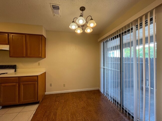 Photo - 1701 Cedarview Cir Unidad # A