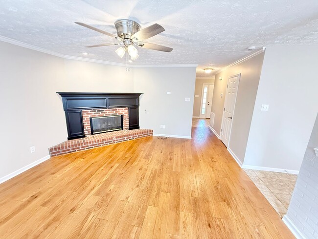 Photo - West Knoxville 37932 - 4 bedroom, 2.5 bath home - Contact Tanner Fee (865) 850-5103