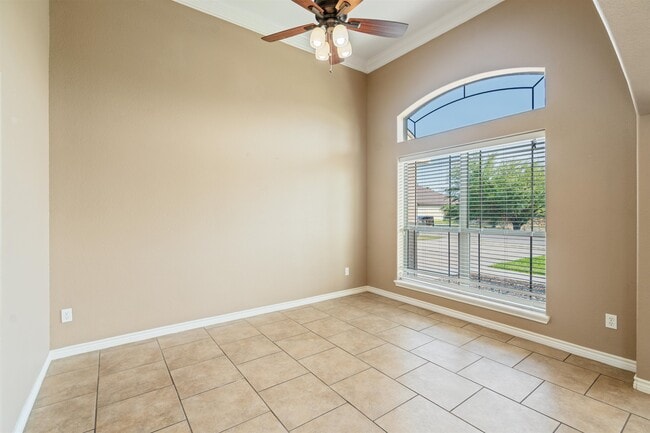 Photo - 102 Yellowstone Dr