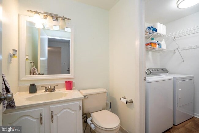 Building Photo - 16 Thoreau Dr Rental