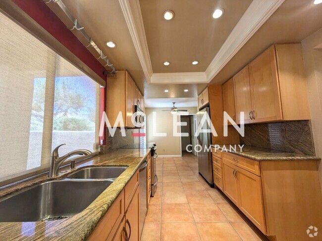 Building Photo - 2 Bedroom 2 Bathroom in South Palm Desert ... Rental