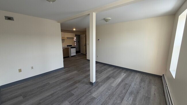 Living room - 1267 Elm St