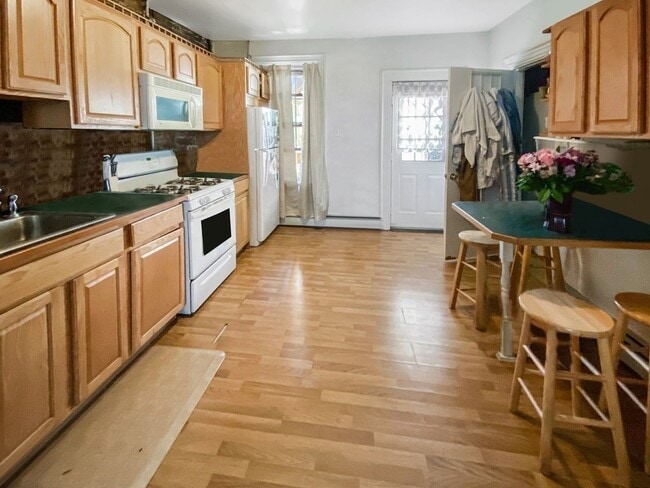 Photo - 363 W 3rd St Unit 1