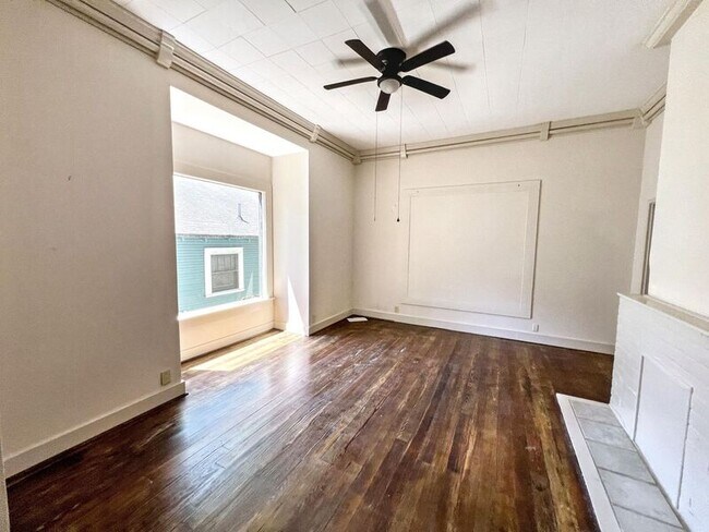 Photo - 8317 Division Ave