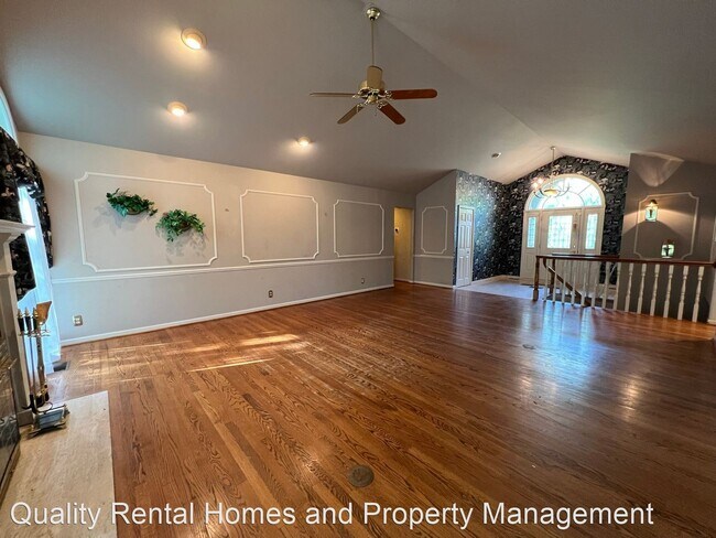 Photo - 4 br, 3.5 bath House - 6132 Covered Wagons...