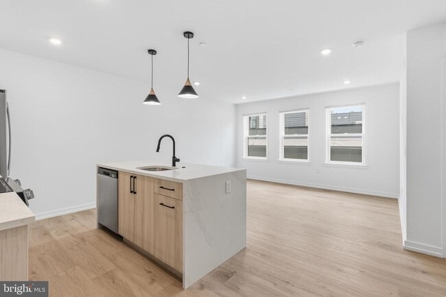 Photo - 209 New St Unit 5F