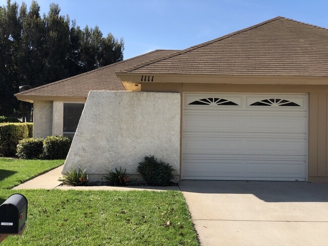 Building Photo - Nice Coronado II model home in Leisure Village 55+ Living