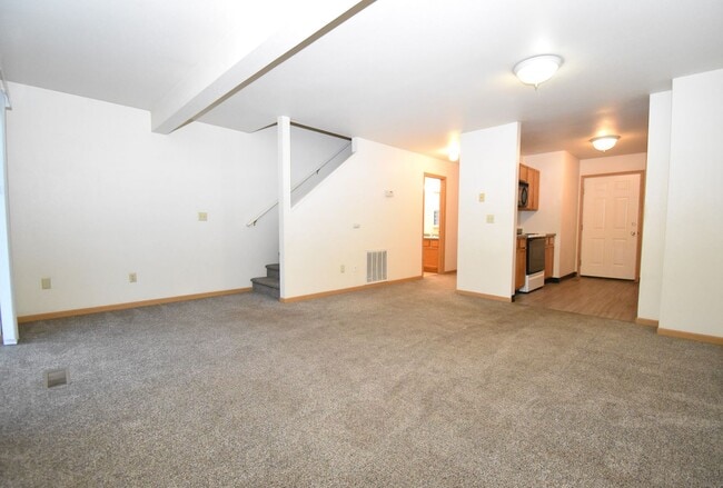 Photo - 3Bed 1.5Ba Townhouse with GARAGE! Great Location! Unit D