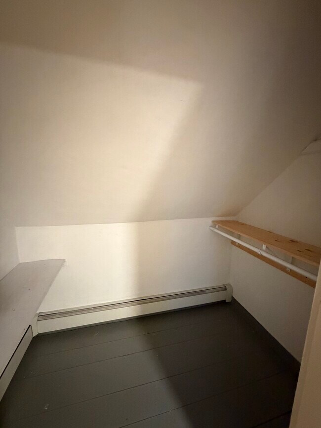 Vestidor 1 - 24 Lee St Unidad 2