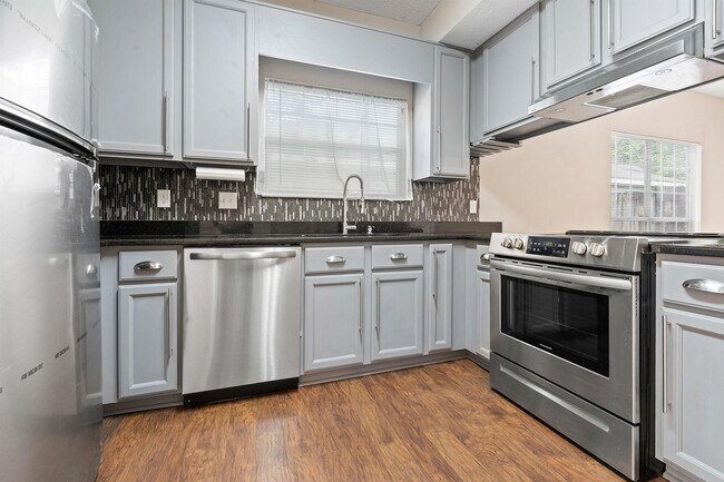 Photo - 2033 Post Oak Ct