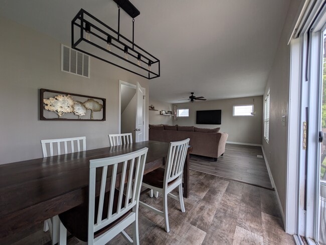 COMEDOR - 3586 Fernwood Ln