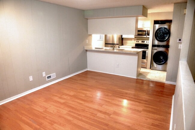 Building Photo - 306 E 17th Ave Unit 306 E 17th Ave