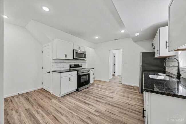 270 Wortman St