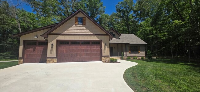 Photo - 3 bedroom / 2 bath new build in Fairfield Glade available for 12 month lease
