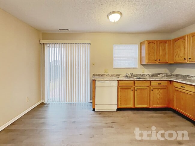 Photo - 2875 Ludwig Dr