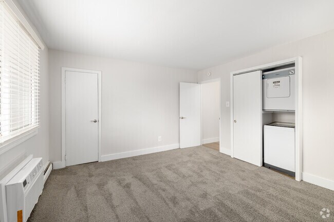 2BR,1BA - 900SF - Primary Bedroom