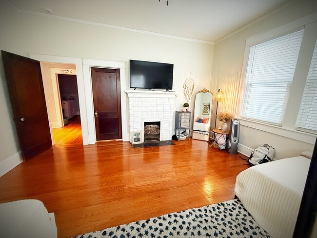 Photo - 205 Russell St