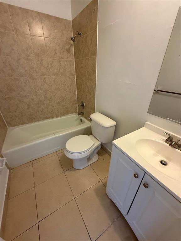 5885 Dahlia Dr Unidad 105